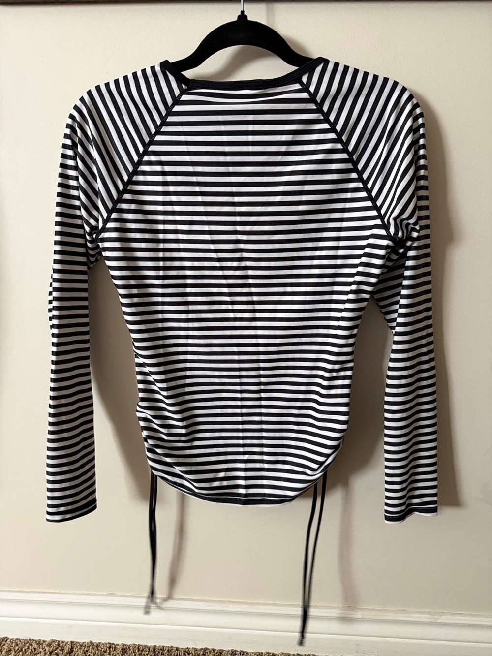 Joe Fresh Black and White Striped Long-Sleeve side cinch rash guard - Picture 3 of 3